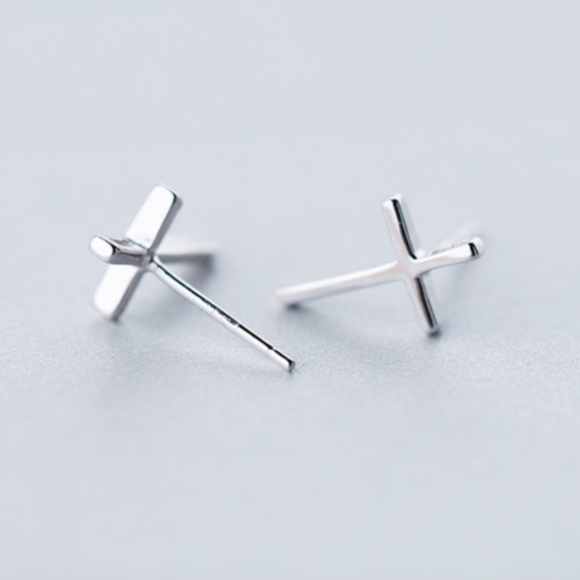 925 Sterling Silver Cross Earrings Minimal Classic Cross Stud Earrings - Picture 4 of 6